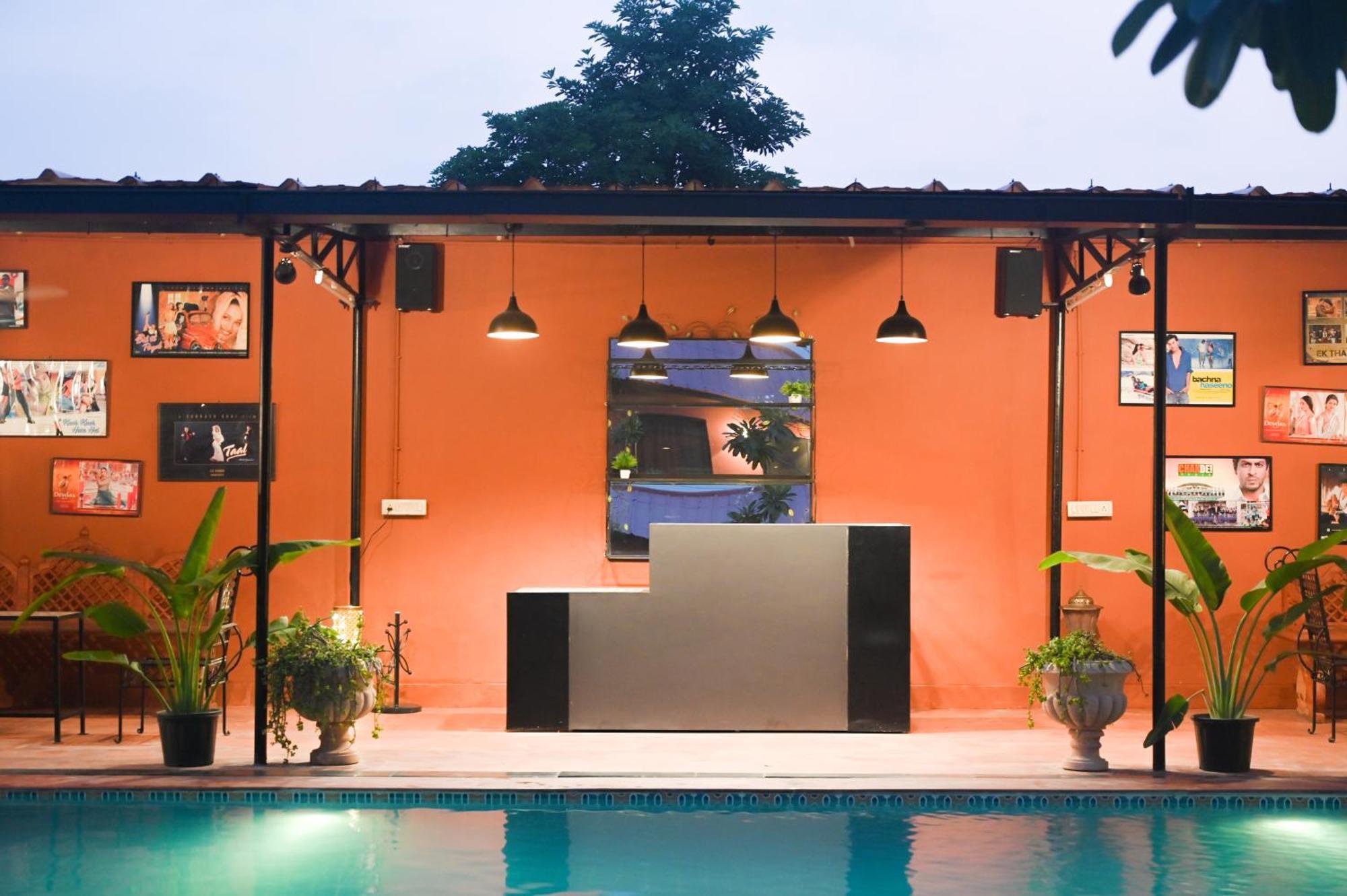 Chalet Om Kanta Farms